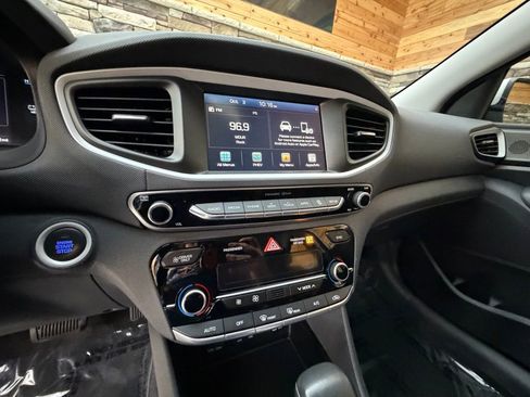 Used 2019 Hyundai Ioniq Base image 18