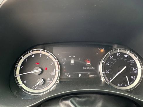 Used 2022 Toyota Highlander XLE AWD/4WD image 16