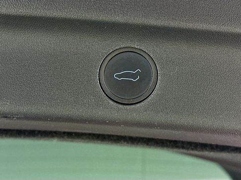 Used 2022 Tesla Model Y Performance AWD/4WD image 28