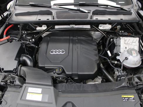 Used 2023 Audi Q5 2.0T Premium w/ Convenience Package image 8