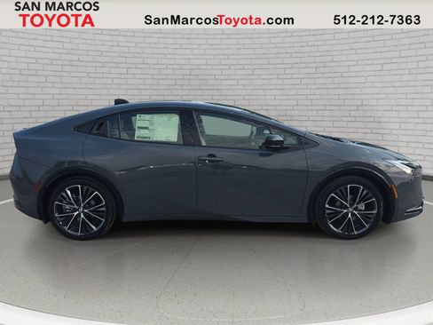 New 2027 Toyota Prius XLE FWD image 4