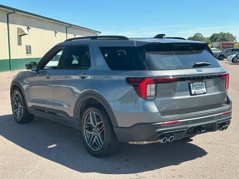 Used 2025 Ford Explorer ST w/ Sun And Sound Package AWD/4WD image 5