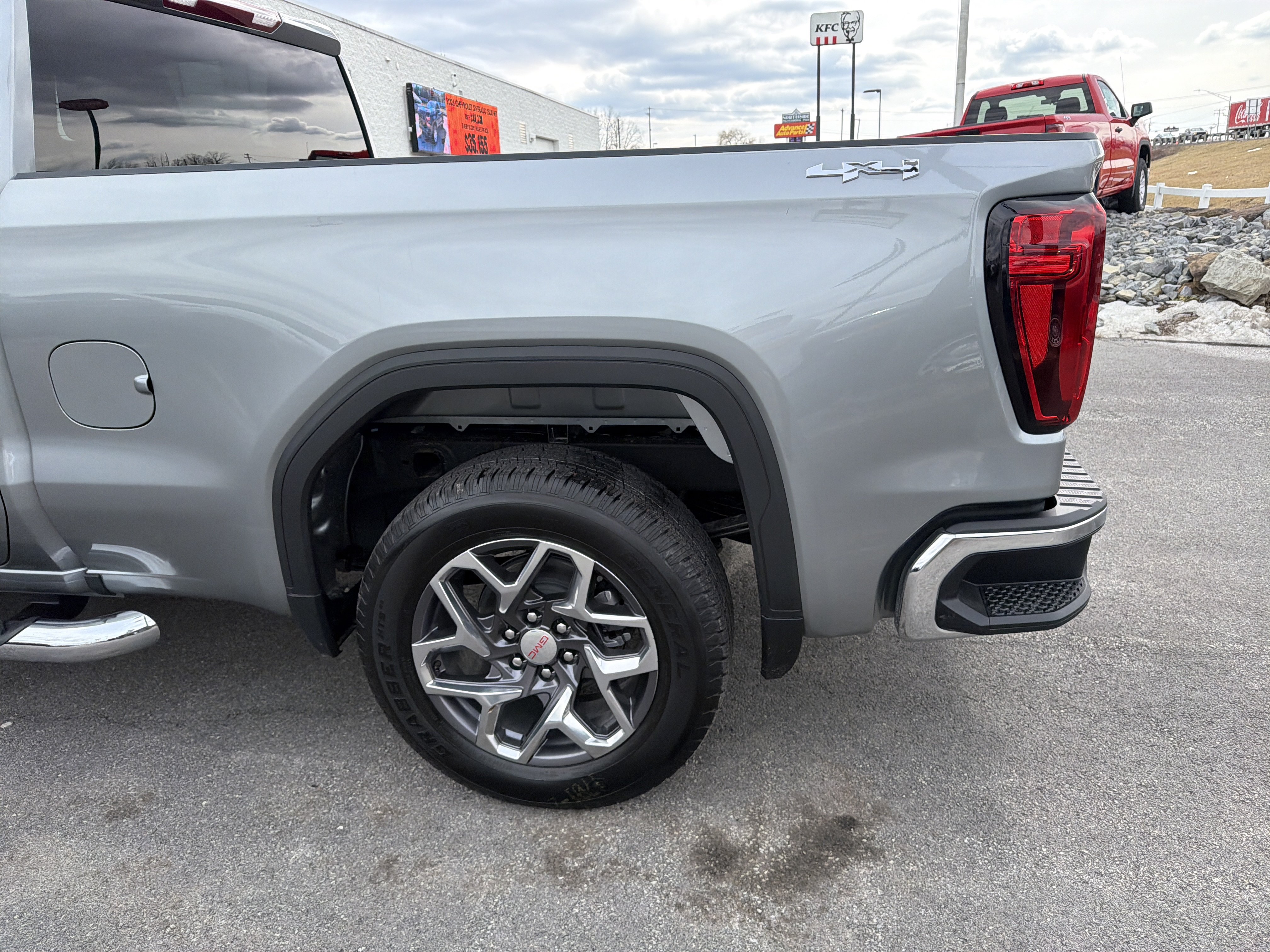 New 2026 GMC Sierra 1500 SLE AWD/4WD image 9