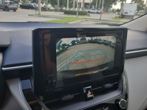 Used 2025 Toyota Corolla LE FWD image 31