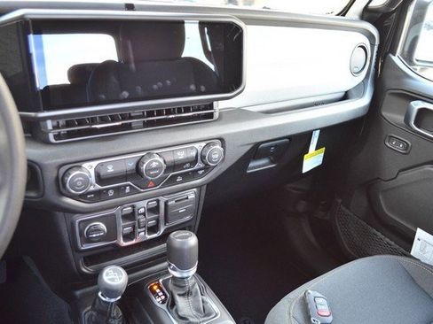 New 2026 Jeep Gladiator Sport image 22