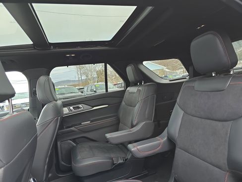 Used 2025 Ford Explorer ST image 13
