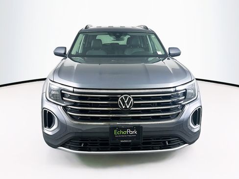 Used 2025 Volkswagen Atlas SE FWD image 2