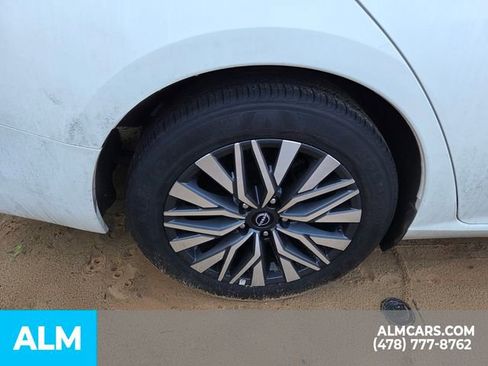 Used 2025 Nissan Altima 2.5 SV image 10