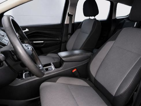 Used 2017 Ford Escape SE FWD image 9