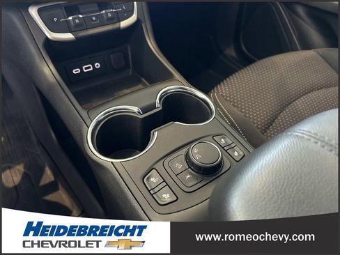 Used 2023 GMC Terrain SLE w/ Driver Convenience Package FWD image 25