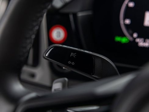 Certified 2025 Porsche Cayenne Coupe image 46