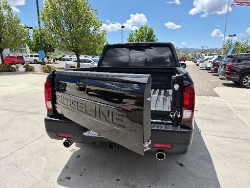 Certified 2024 Honda Ridgeline Black Edition image 8