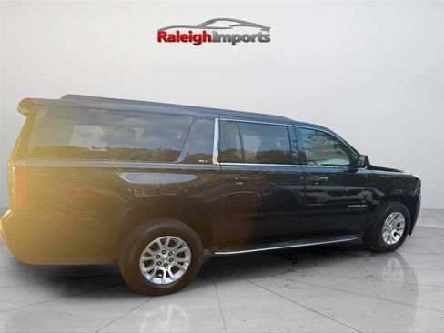 Used 2017 GMC Yukon XL SLT AWD/4WD image 5