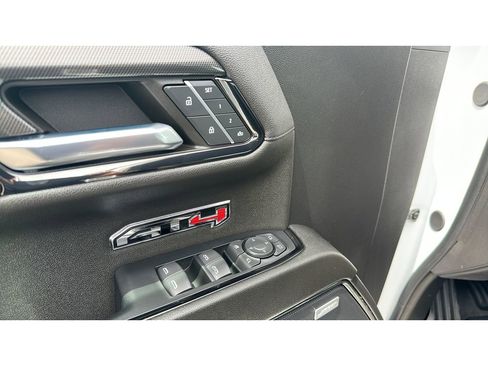 Used 2024 GMC Sierra 1500 AT4 w/ Technology Package AWD/4WD image 12