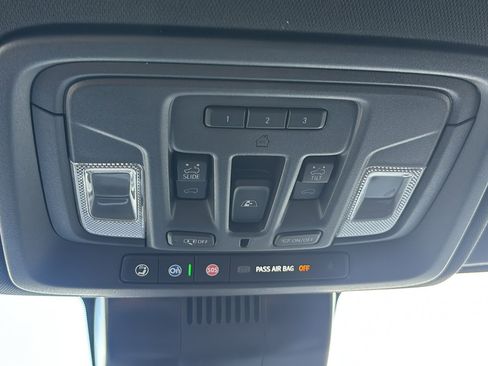 Used 2024 Chevrolet Silverado 1500 High Country w/ High Country Premium Package image 22