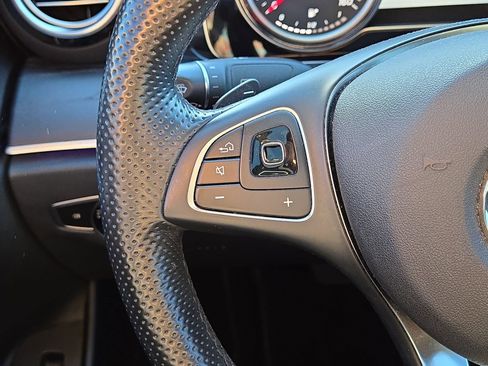Used 2017 Mercedes-Benz E 300 image 21