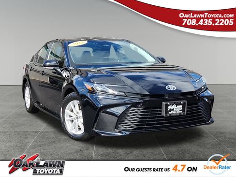Certified 2025 Toyota Camry LE image 1