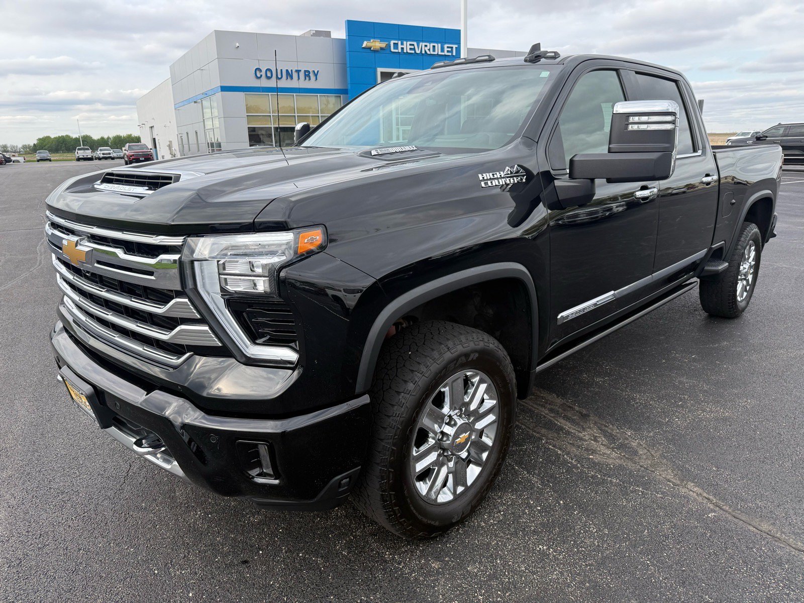 Used 2024 Chevrolet Silverado 2500 High Country w/ High Country Premium Package AWD/4WD image 9