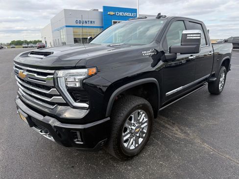 Used 2024 Chevrolet Silverado 2500 High Country w/ High Country Premium Package AWD/4WD image 9
