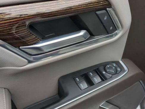 Used 2022 GMC Sierra 1500 SLE image 12