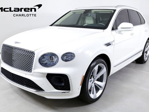 Used 2023 Bentley Bentayga Plug-In Hybrid image 1