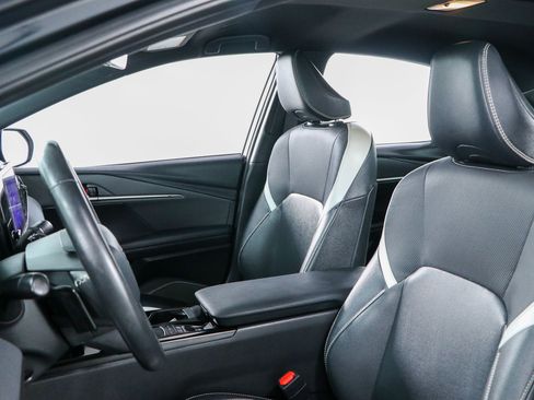 Used 2025 Toyota Camry SE w/ Convenience Package FWD image 23