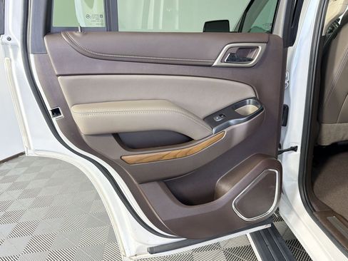 Used 2020 GMC Yukon Denali w/ Denali Premium Package RWD image 24