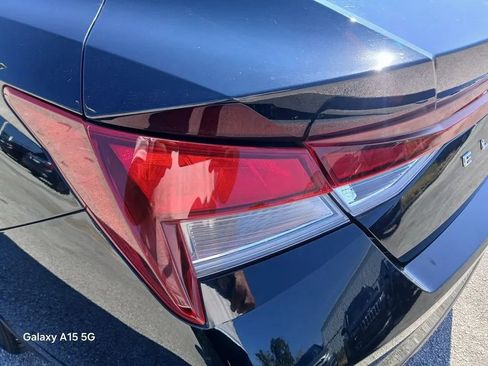 Used 2022 Hyundai Elantra SEL image 13