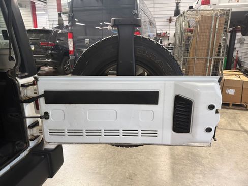 Used 2014 Jeep Wrangler Unlimited Sport AWD/4WD image 25