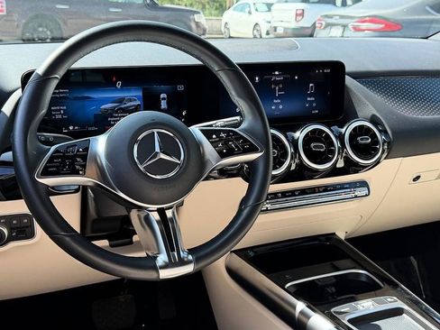 Used 2025 Mercedes-Benz GLA 250 4MATIC image 28