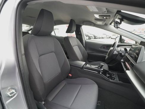 Certified 2025 Toyota Prius LE image 20