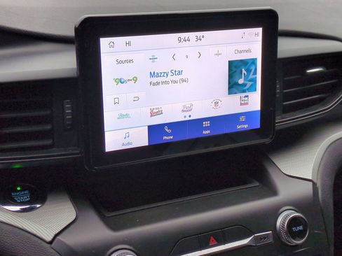 Used 2020 Ford Explorer XLT image 29