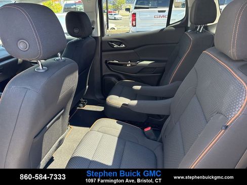 Used 2023 GMC Acadia AT4 image 10