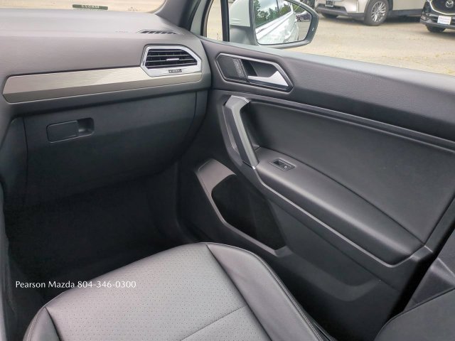 Used 2018 Volkswagen Tiguan SEL w/ R-Line Package FWD image 19