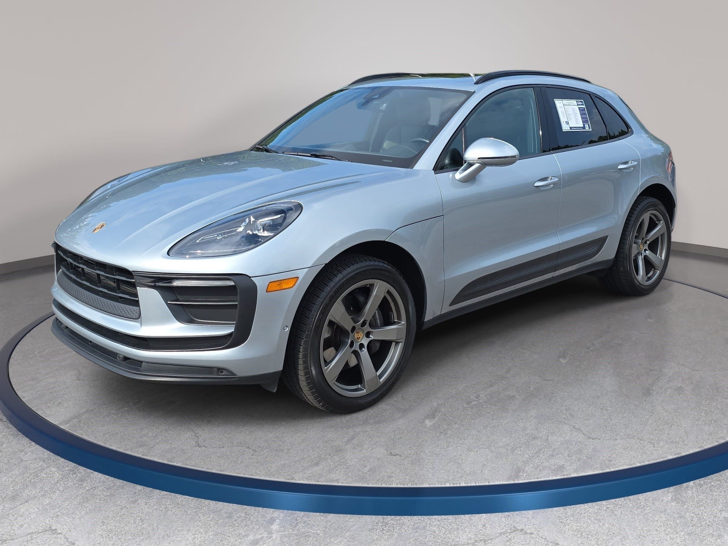 Used 2022 Porsche Macan AWD/4WD image 1