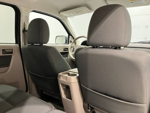 Used 2009 Ford Escape Limited AWD/4WD image 38