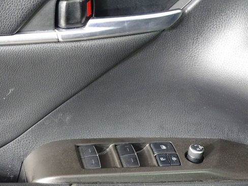 Used 2021 Toyota Camry XSE image 15