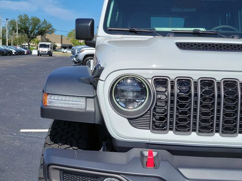 New 2026 Jeep Wrangler Unlimited Rubicon AWD/4WD image 7