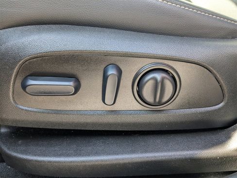 Certified 2023 GMC Acadia SLT w/ Preferred Package image 18