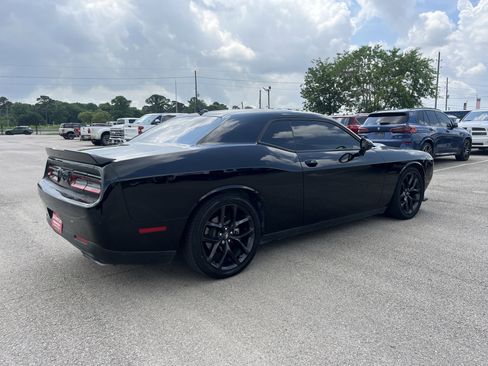Used 2022 Dodge Challenger R/T w/ Plus Package RWD image 2