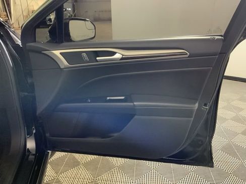 Used 2016 Ford Fusion SE w/ Equipment Group 202A FWD image 23