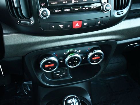 Used 2014 FIAT 500L Trekking w/ Popular Equipment Group image 31