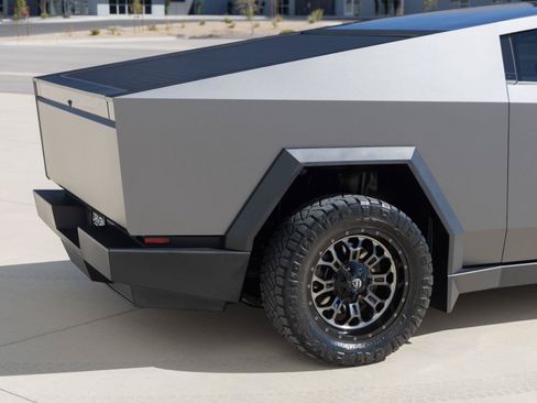 Used 2024 Tesla Cybertruck AWD Crew Cab image 8