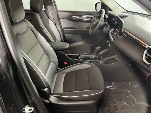 Used 2025 Chevrolet TrailBlazer LS w/ LS Convenience Package image 13