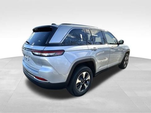 Used 2022 Jeep Grand Cherokee Limited 4xe w/ Luxury Tech Group II image 7