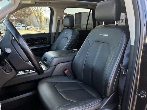 Used 2019 Ford Expedition Platinum image 29