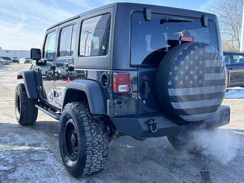 Used 2017 Jeep Wrangler Unlimited Rubicon image 5