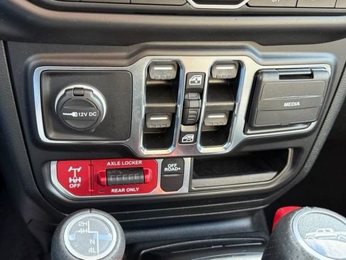 Used 2020 Jeep Gladiator Mojave AWD/4WD image 23