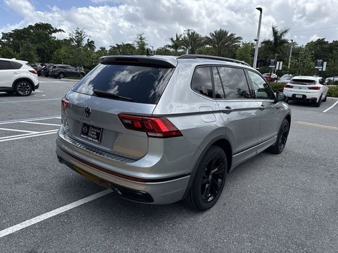 Used 2023 Volkswagen Tiguan SE R-Line image 3