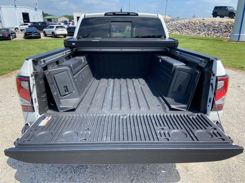 Used 2024 Nissan Titan Platinum Reserve w/ Moonroof Package AWD/4WD image 6